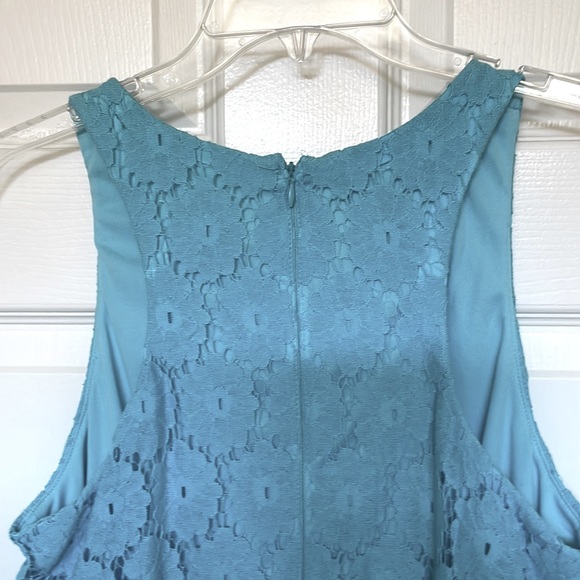 Light blue sleeveless dress. - Picture 4 of 4